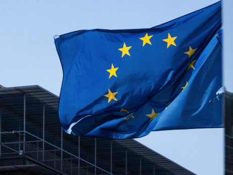 Bruselj nam napoveduje 3,7-odstotno rast in 6,1-odstotno inflacijo