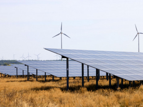 Z novo uredbo omrežnina tudi za domače sončne elektrarne