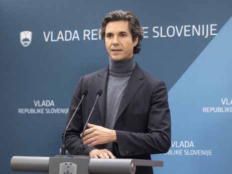 Štempljanje s ponedeljkom, z 2024 višji socialni transferji