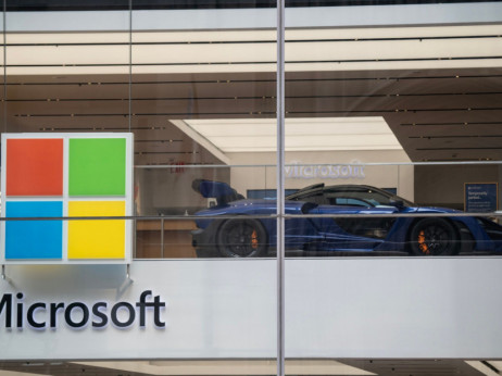 Microsoft dosegel Apple in se dotaknil treh bilijonov kapitalizacije