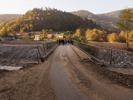Že več kot pol milijarde evrov za sanacijo po poplavah