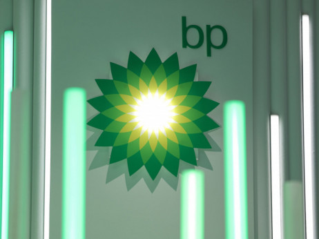 Naftni posli: Shell razmišlja o prevzemu BP