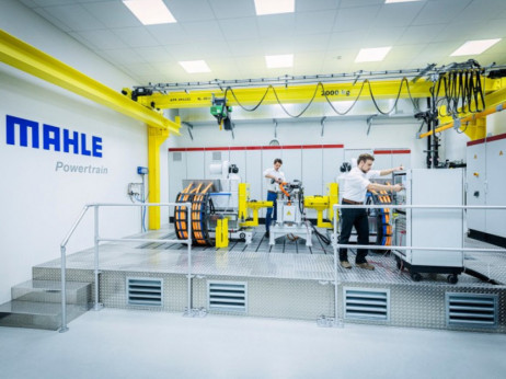 Avtoindustrija: So težave Mahleja znanilec krize?