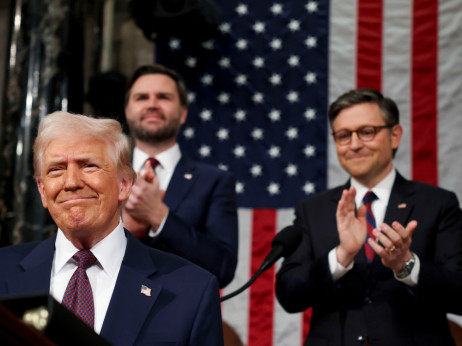 Trumpovo vlado pretresa prvi resen škandal