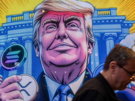 Trump bo gostil večerjo z imetniki svojega memecoina