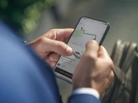 Uber taksiji že v Ljubljani. MOL: 'Pripravljeni smo na sodelovanje'