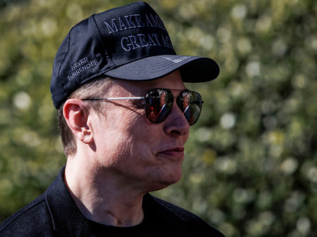 Musk grozi, da bo strmoglavil zakonodajalce, ki bodo podprli Trumpov davčni zakon